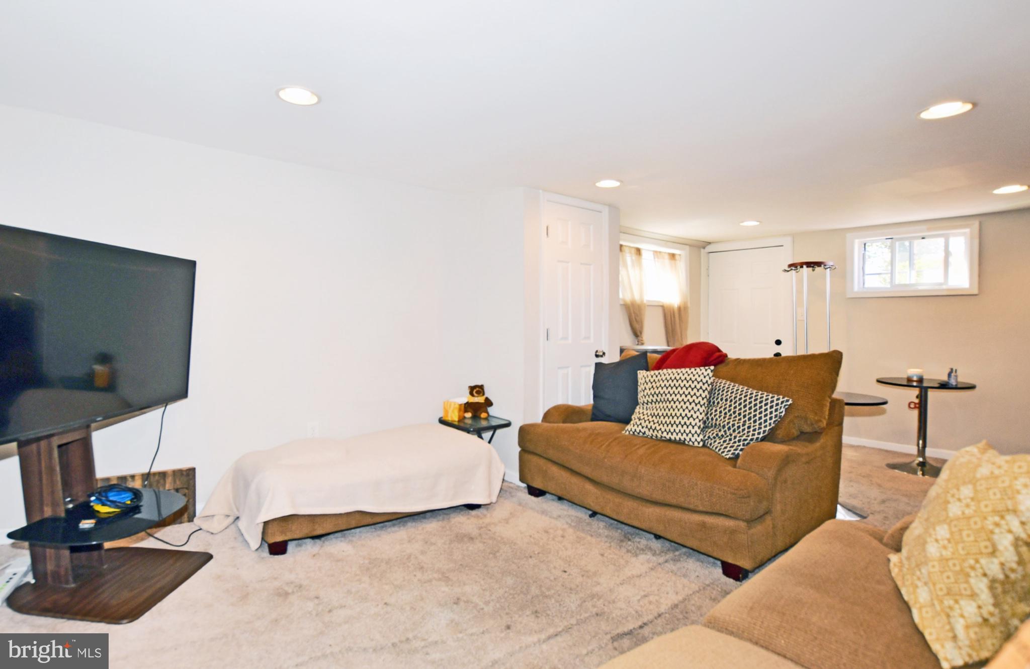 OXON HILL - Residential