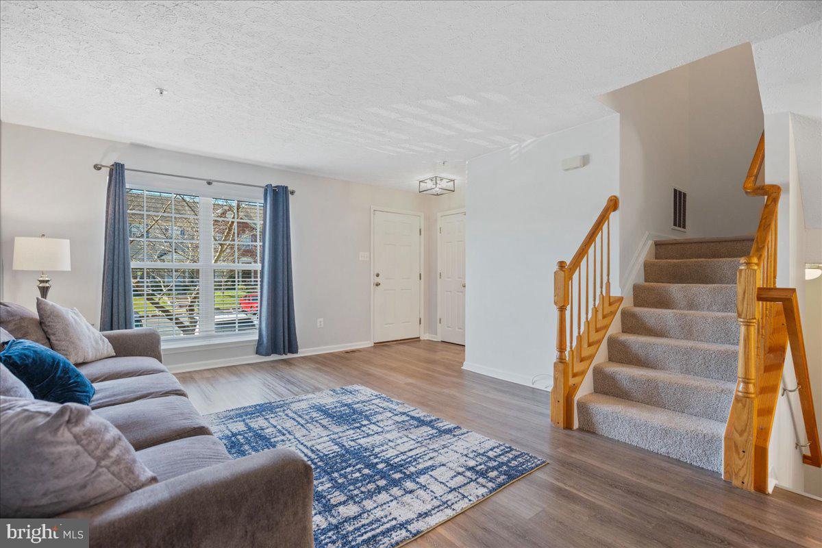 AUTUMN RUN - Residential