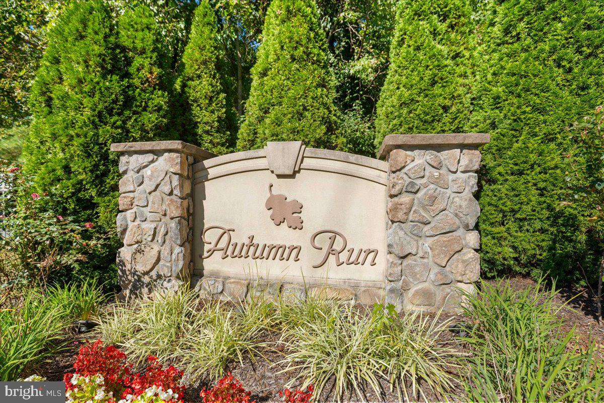 AUTUMN RUN - Residential