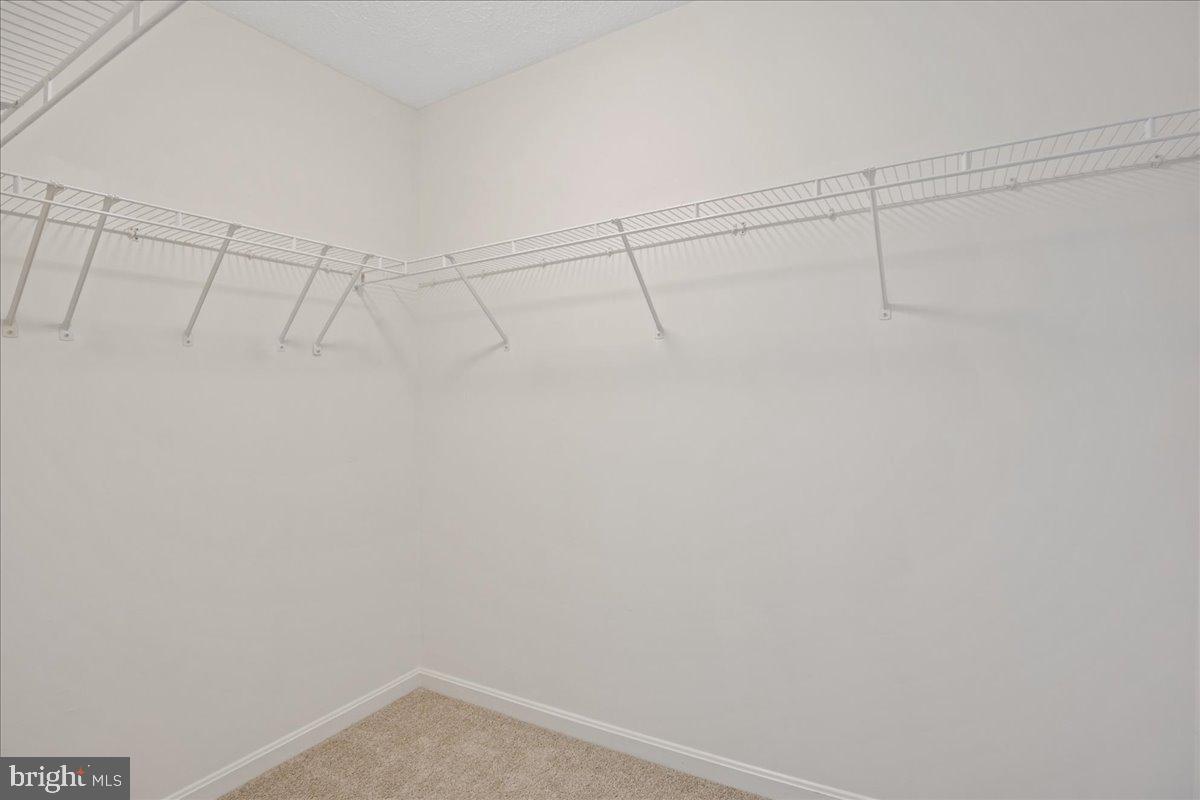 AUTUMN RUN - Residential