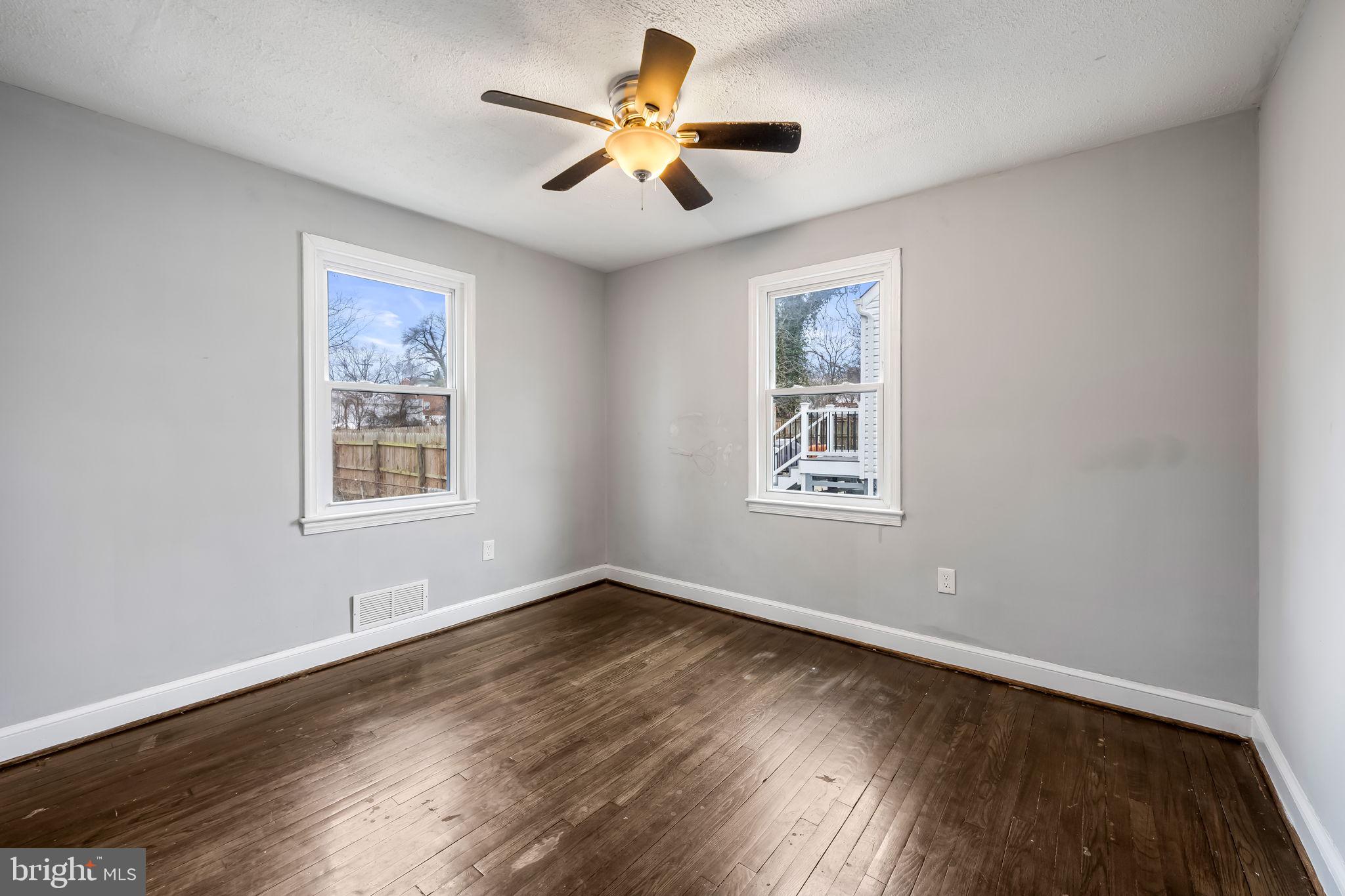 KINGS SEAT PLEASANT - Residential