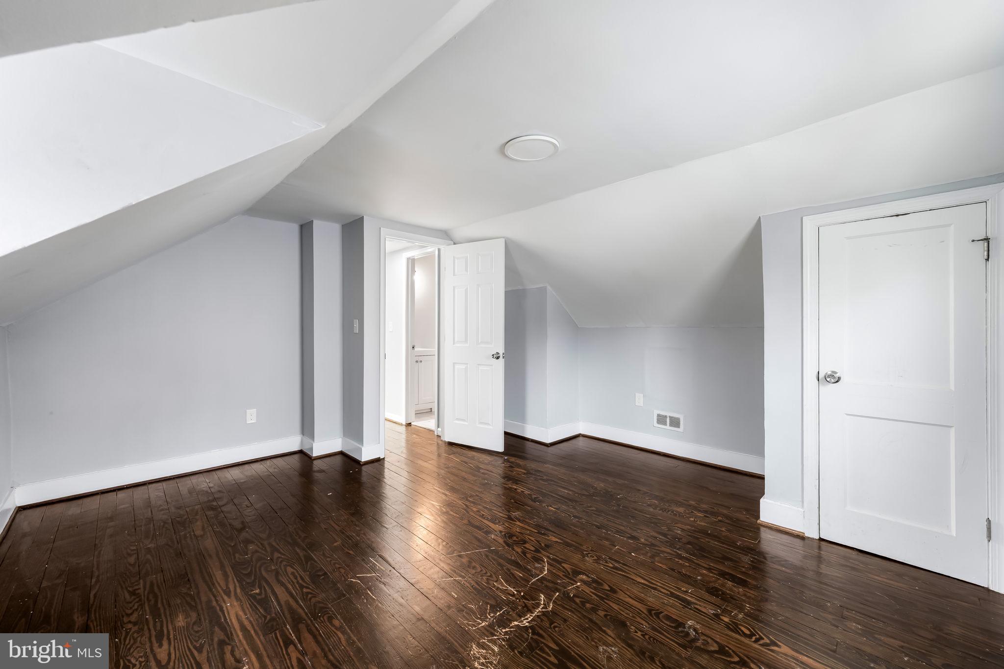 KINGS SEAT PLEASANT - Residential