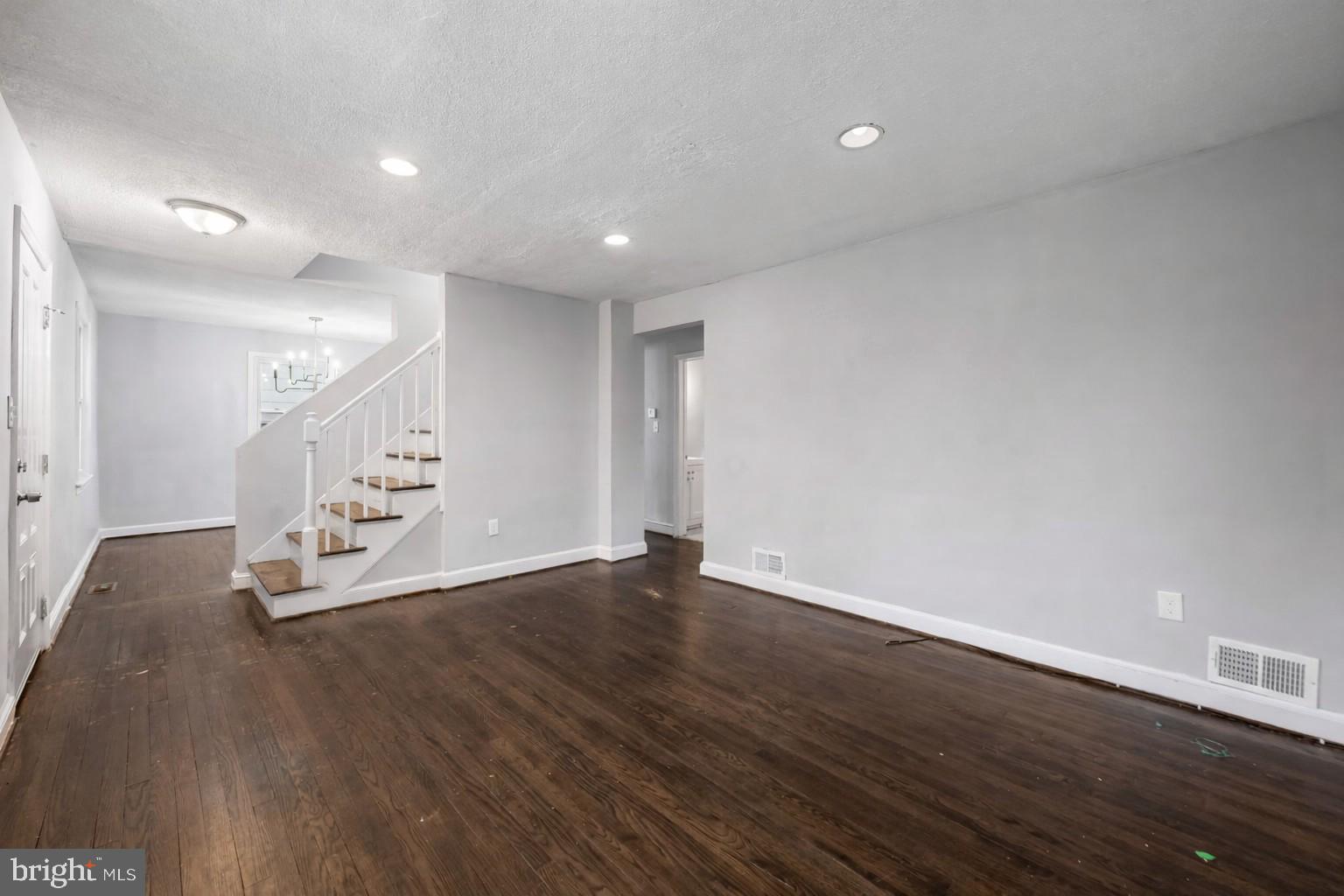 KINGS SEAT PLEASANT - Residential