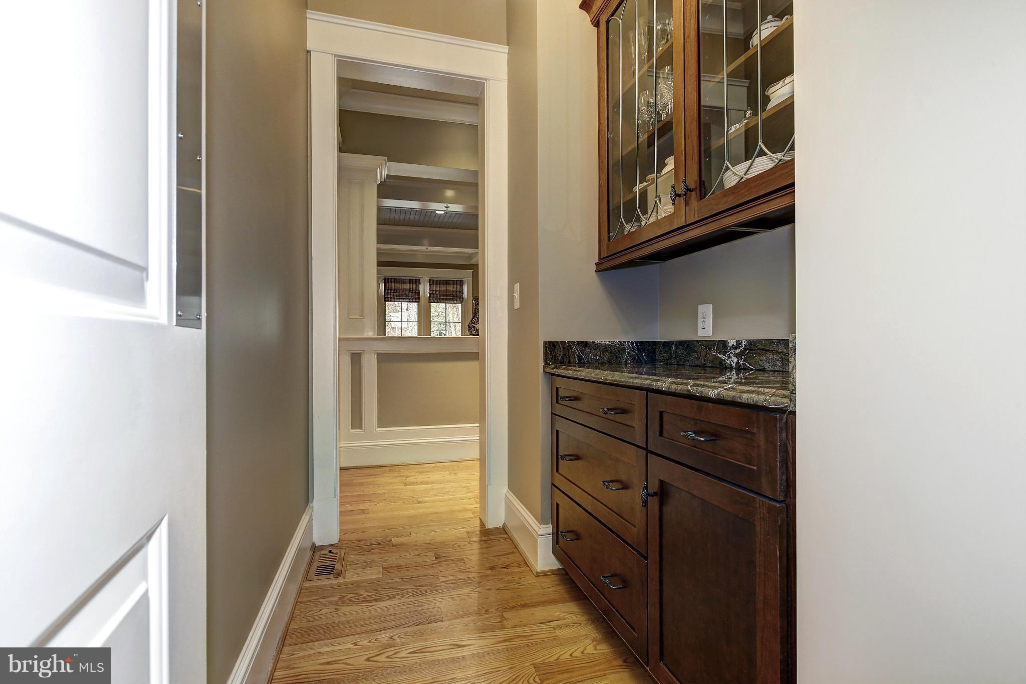 ENGLISH VILLAGE - Residential