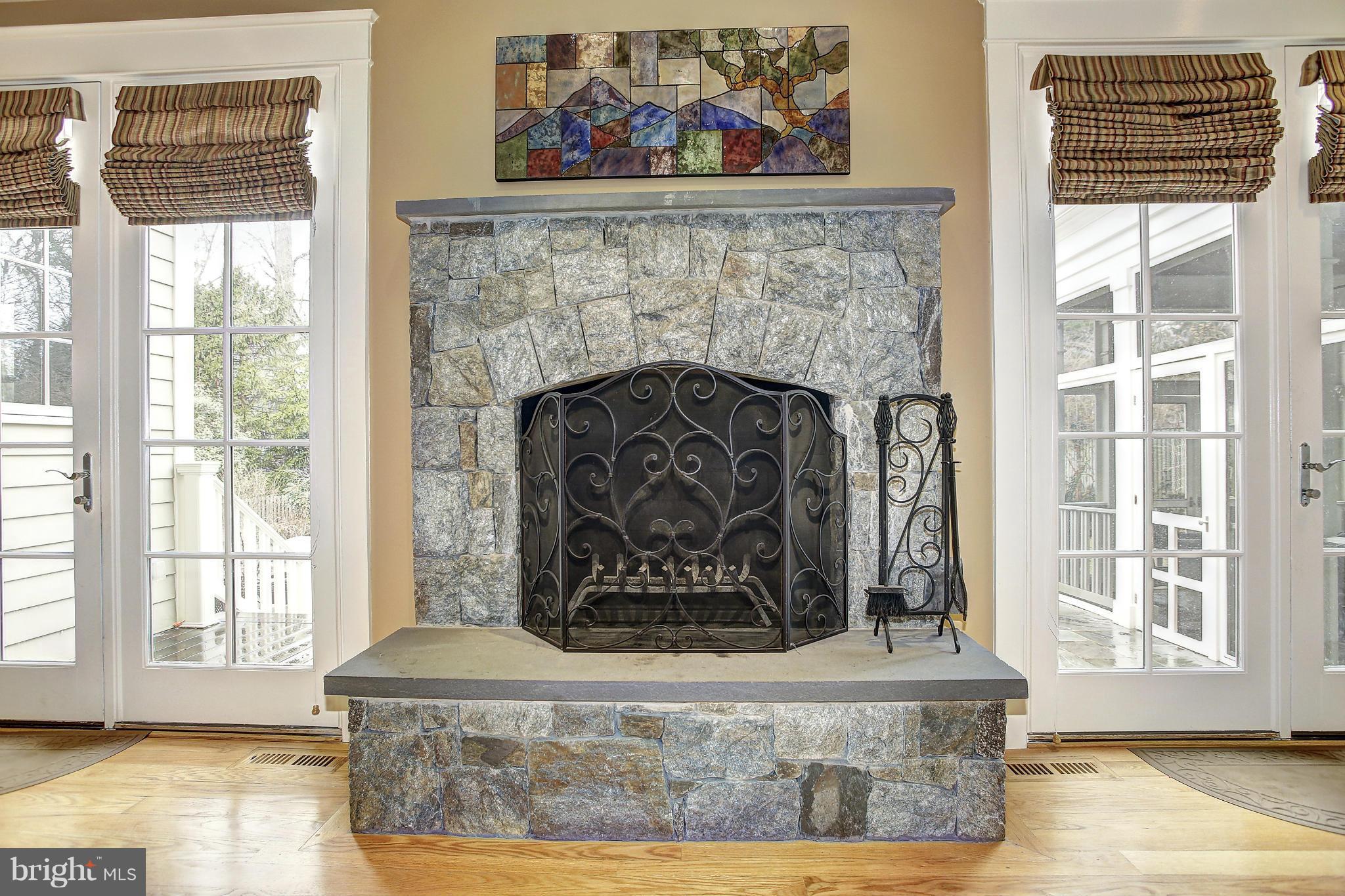 ENGLISH VILLAGE - Residential