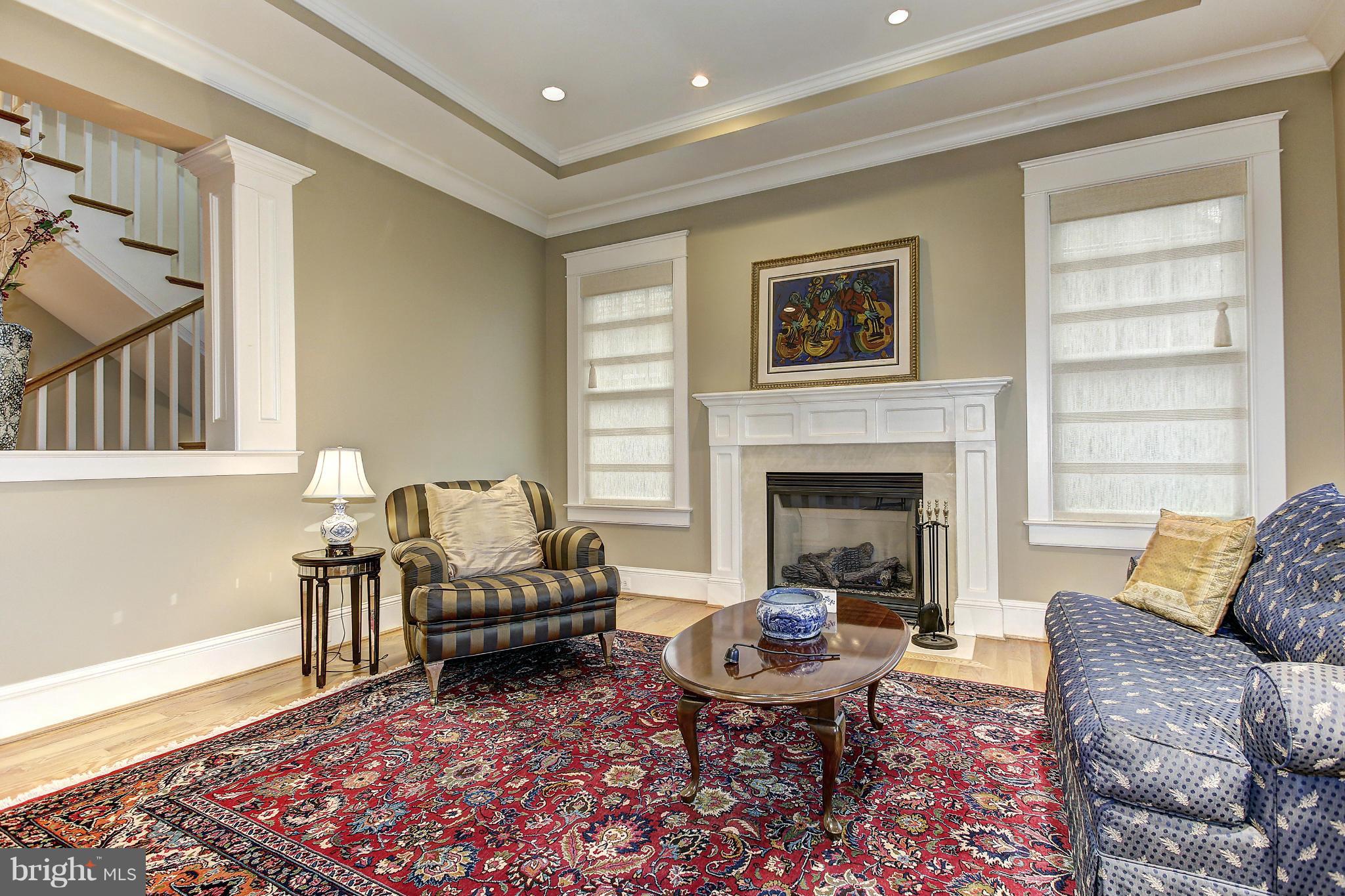 ENGLISH VILLAGE - Residential