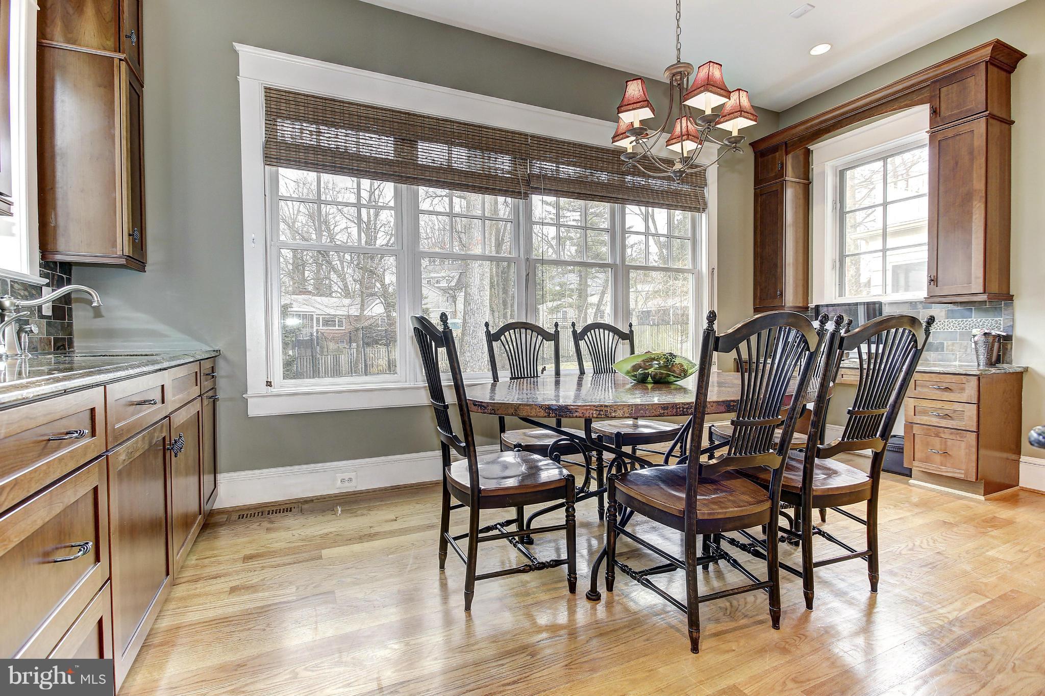 ENGLISH VILLAGE - Residential