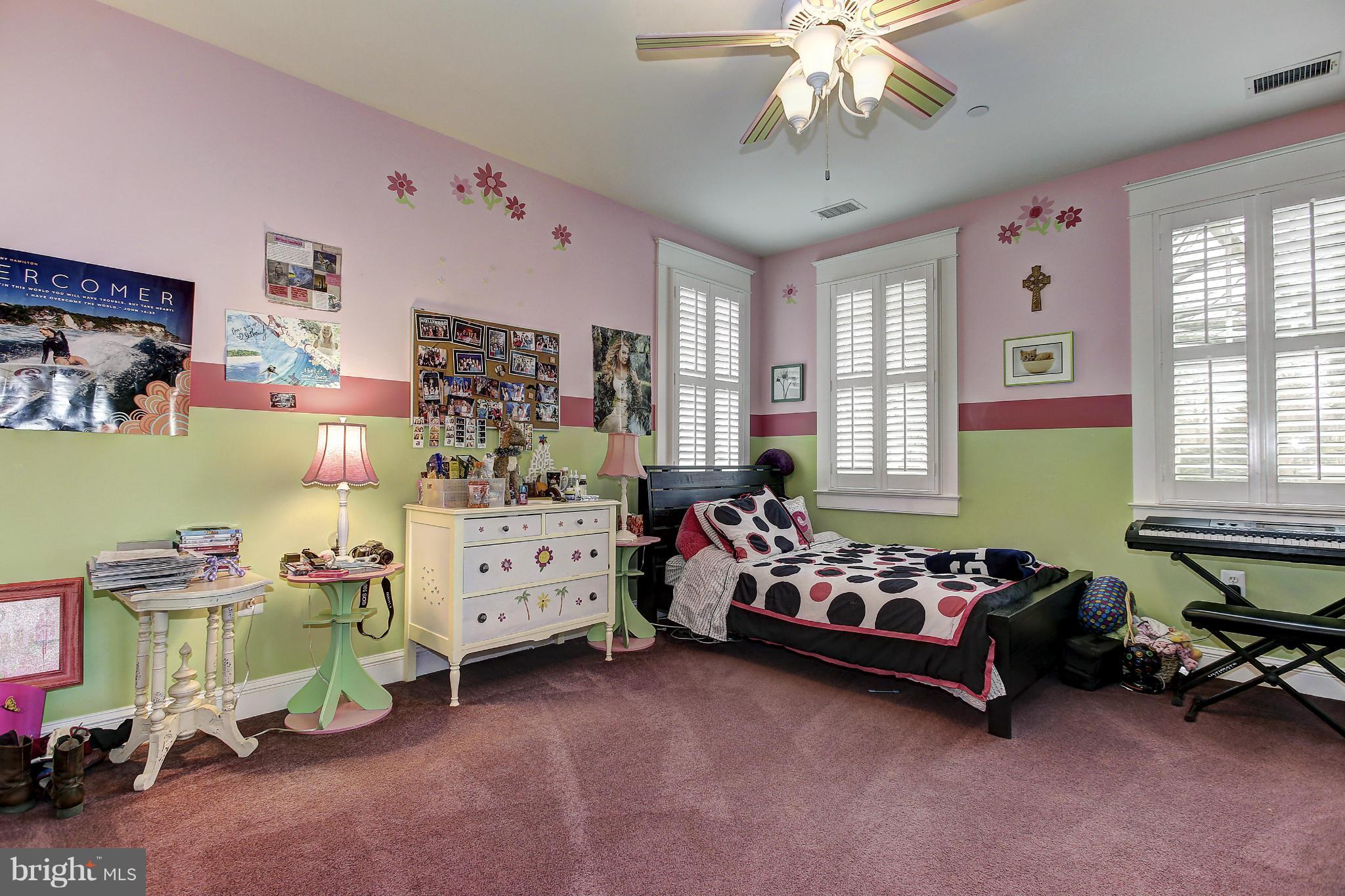 ENGLISH VILLAGE - Residential