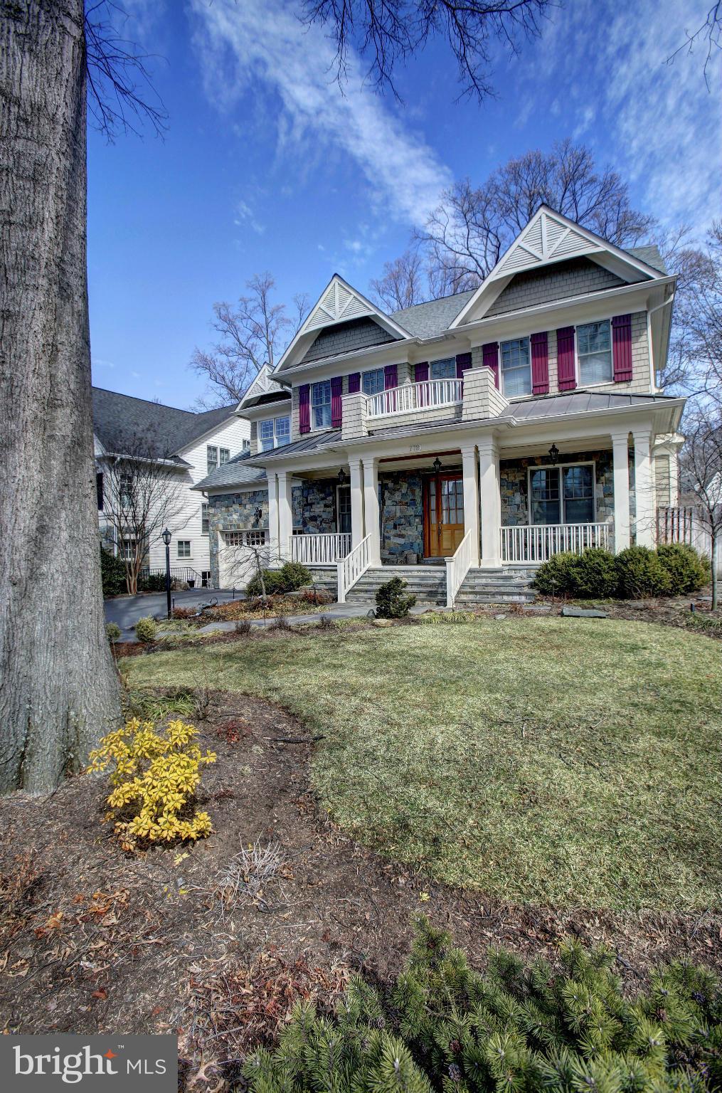 ENGLISH VILLAGE - Residential