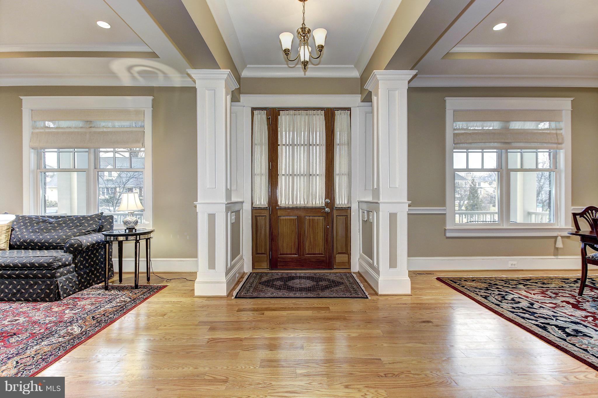 ENGLISH VILLAGE - Residential