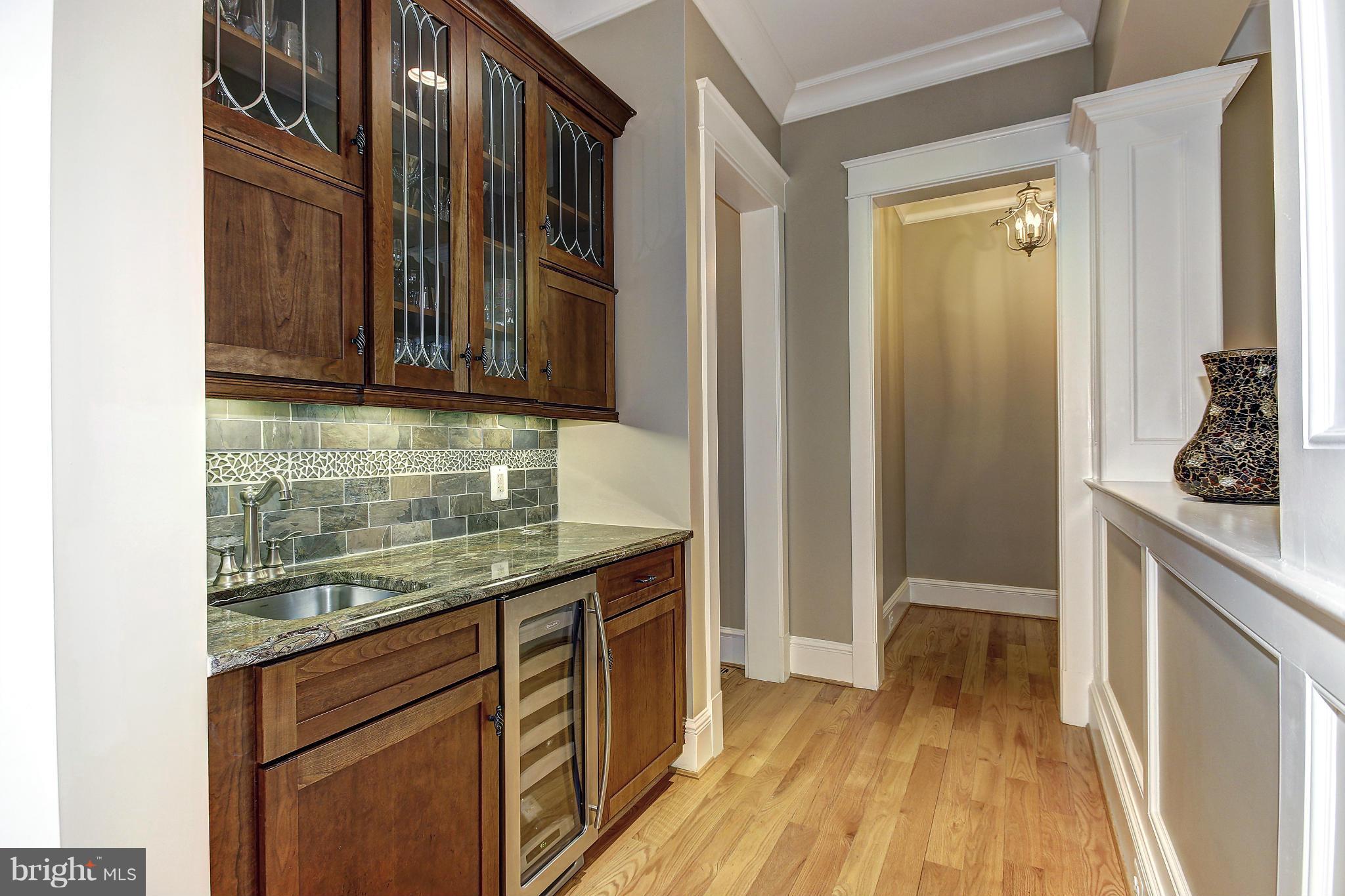 ENGLISH VILLAGE - Residential