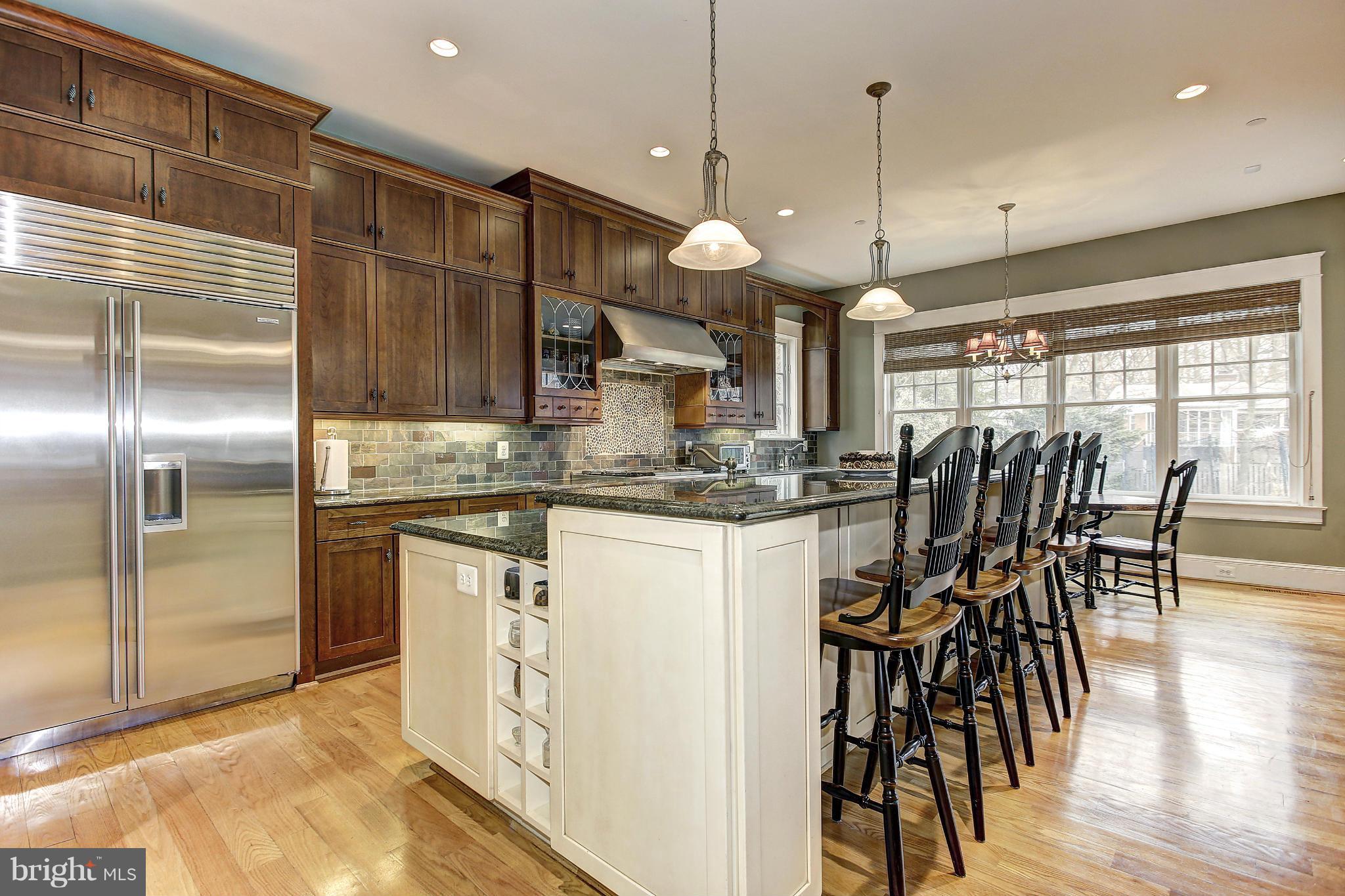 ENGLISH VILLAGE - Residential