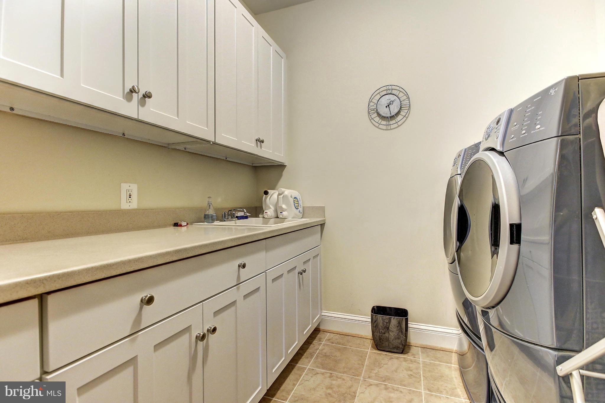 ENGLISH VILLAGE - Residential