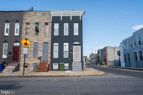 Townhouse For Rent - 311 S Pulaski Street<br/> BALTIMORE, MD 21223