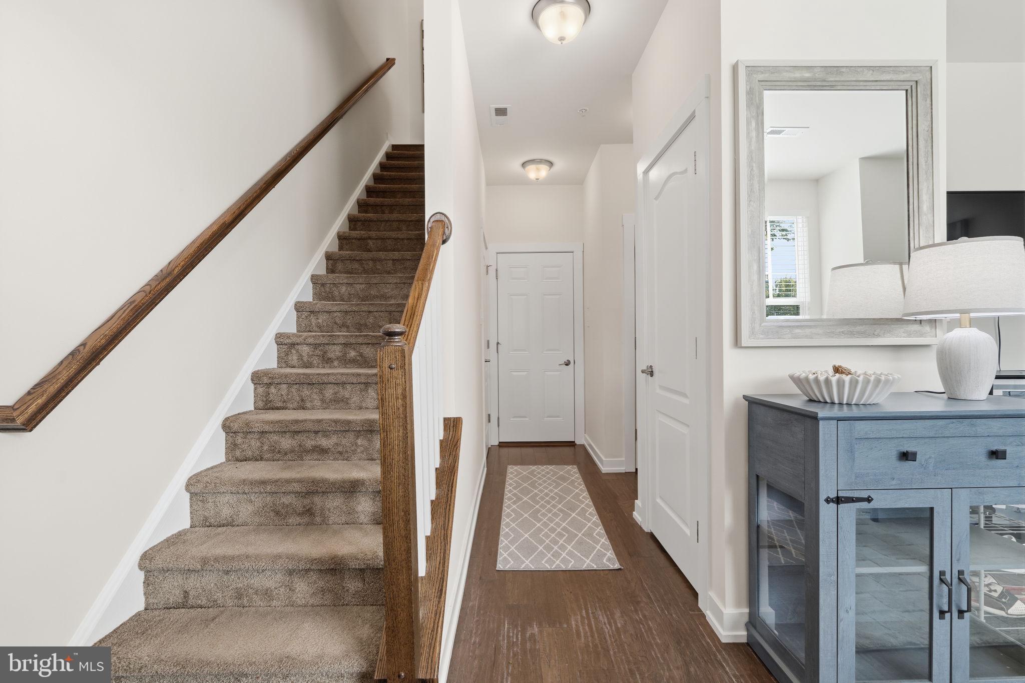 131 EQUESTRIAN ROW
