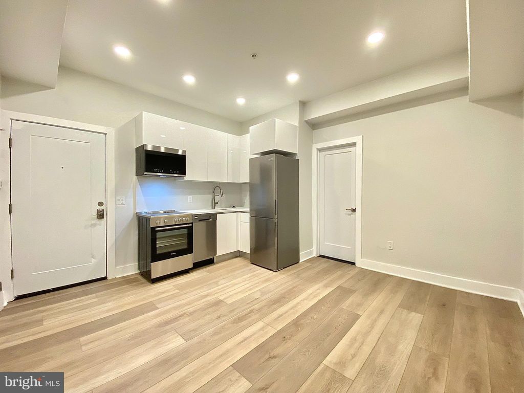 Photo of 2216 Walnut Street #401, PHILADELPHIA, PA 19103 (MLS # PAPH2580770)