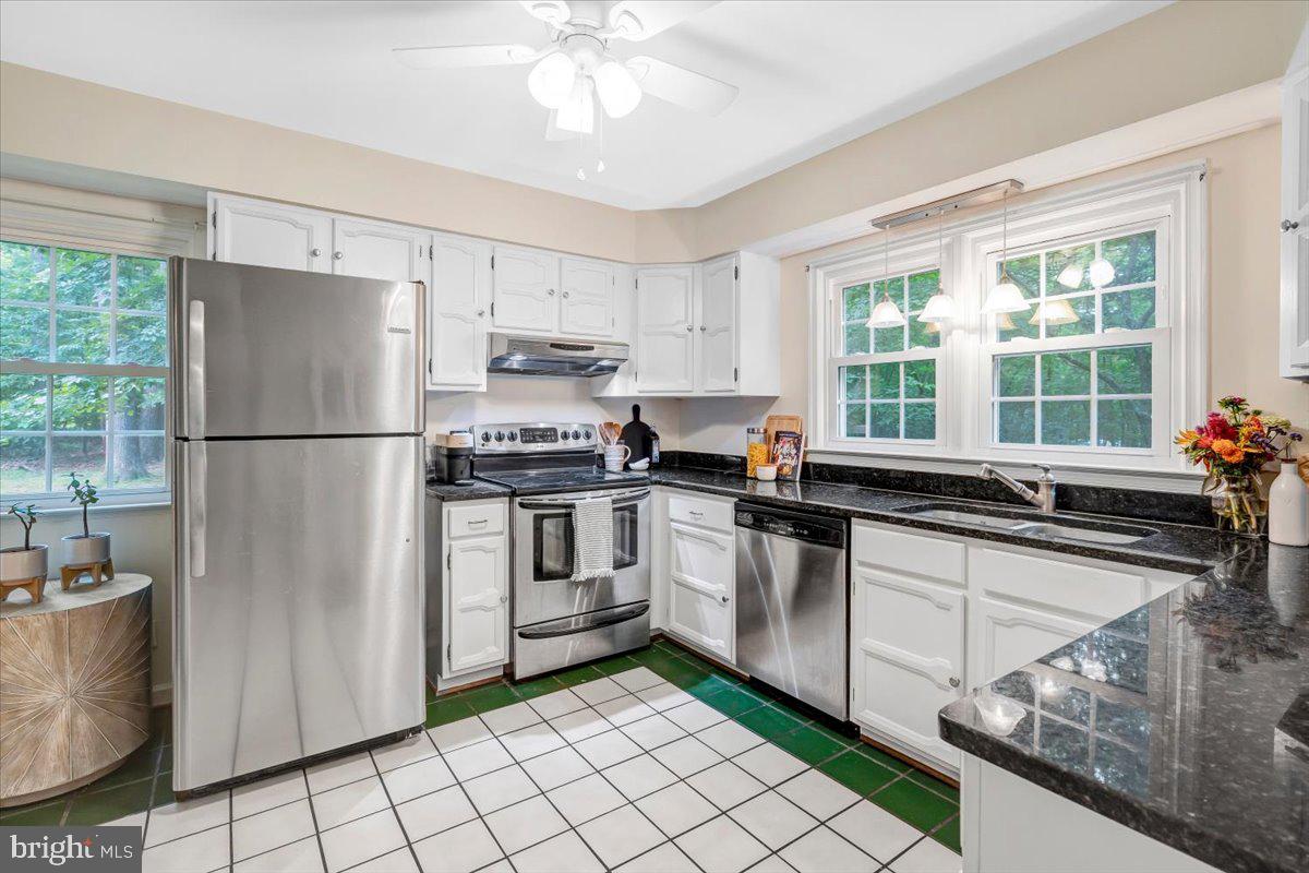 158 OLD FOREST CIRCLE