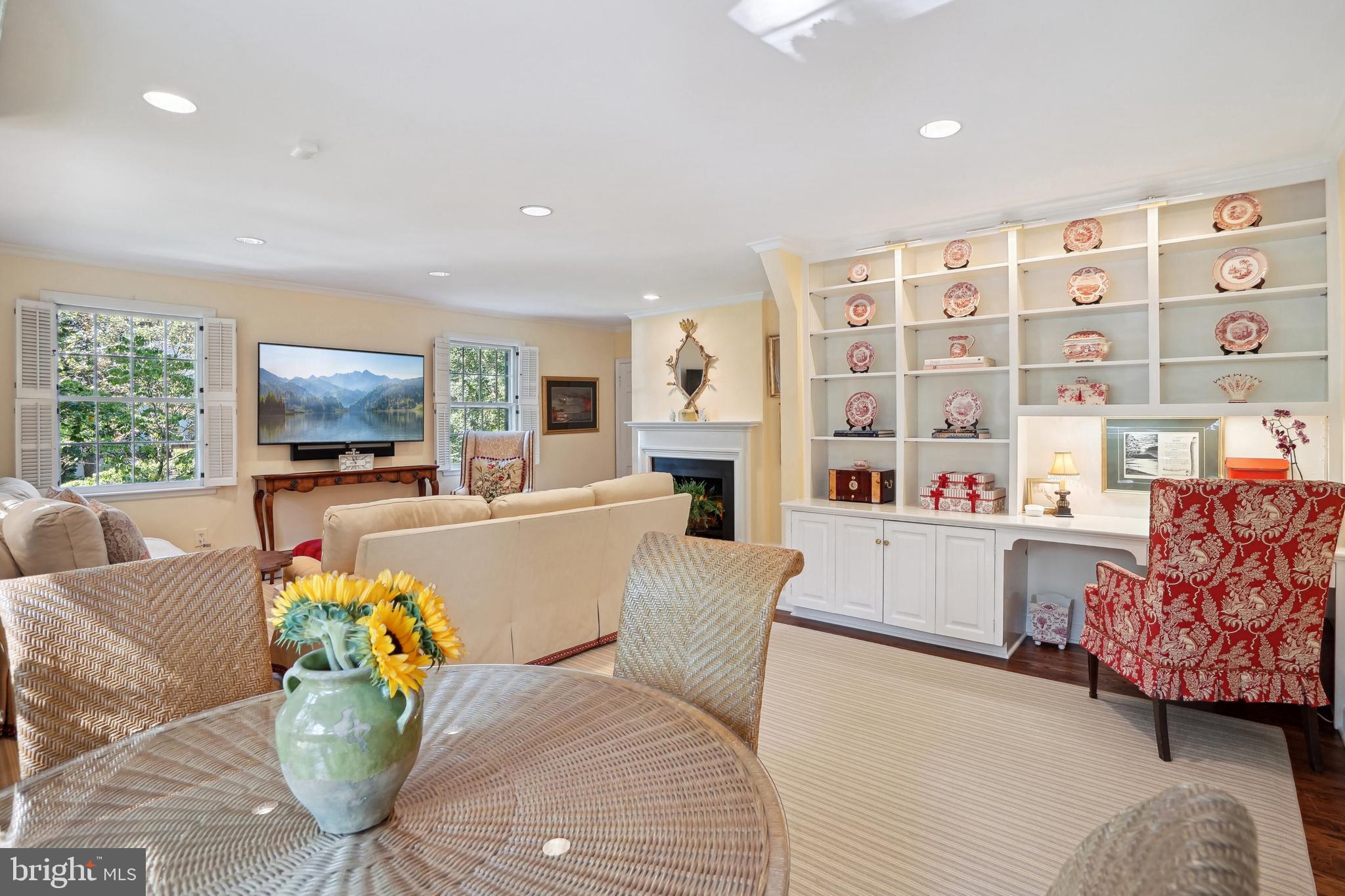 SPRING VALLEY - Residential