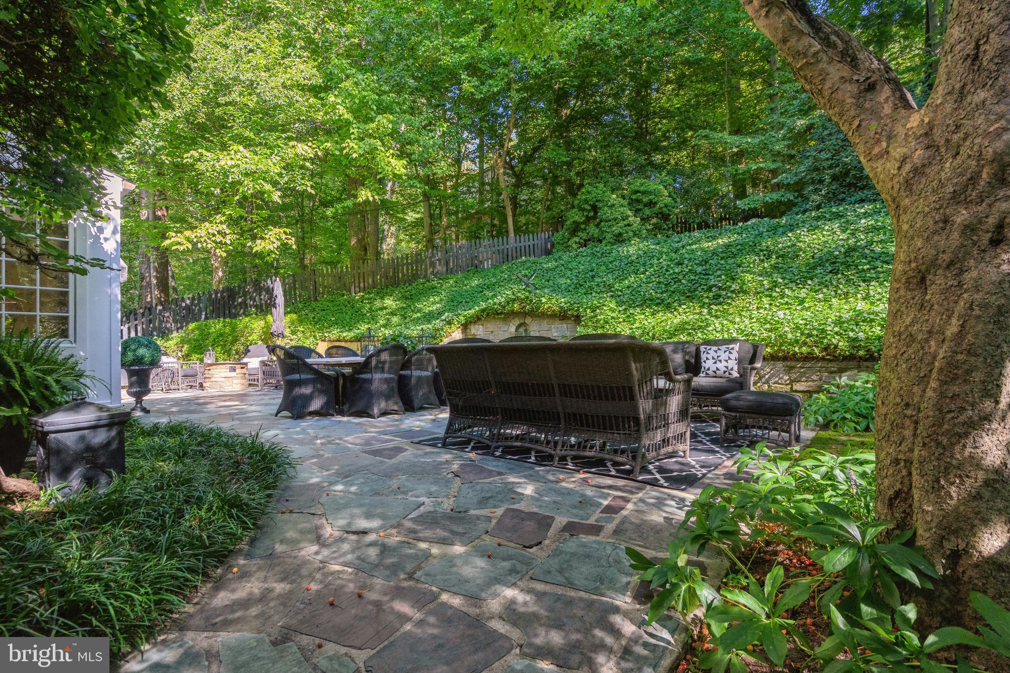 SPRING VALLEY - Residential
