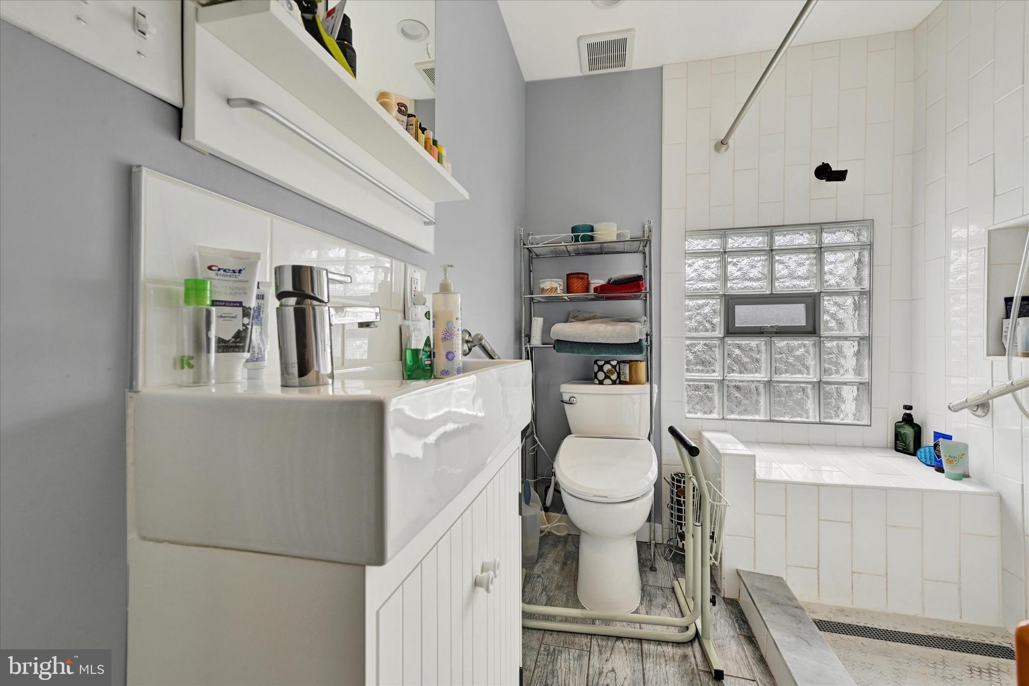 ELKRIDGE CROSSING - Residential