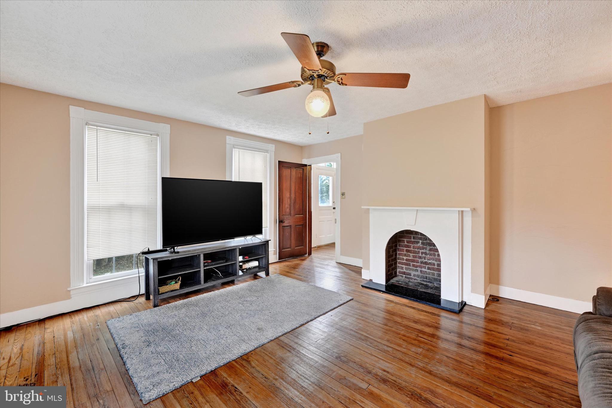 ELKRIDGE CROSSING - Residential