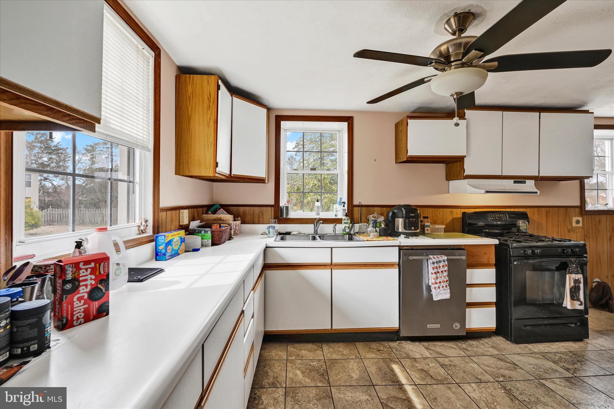 ELKRIDGE CROSSING - Residential