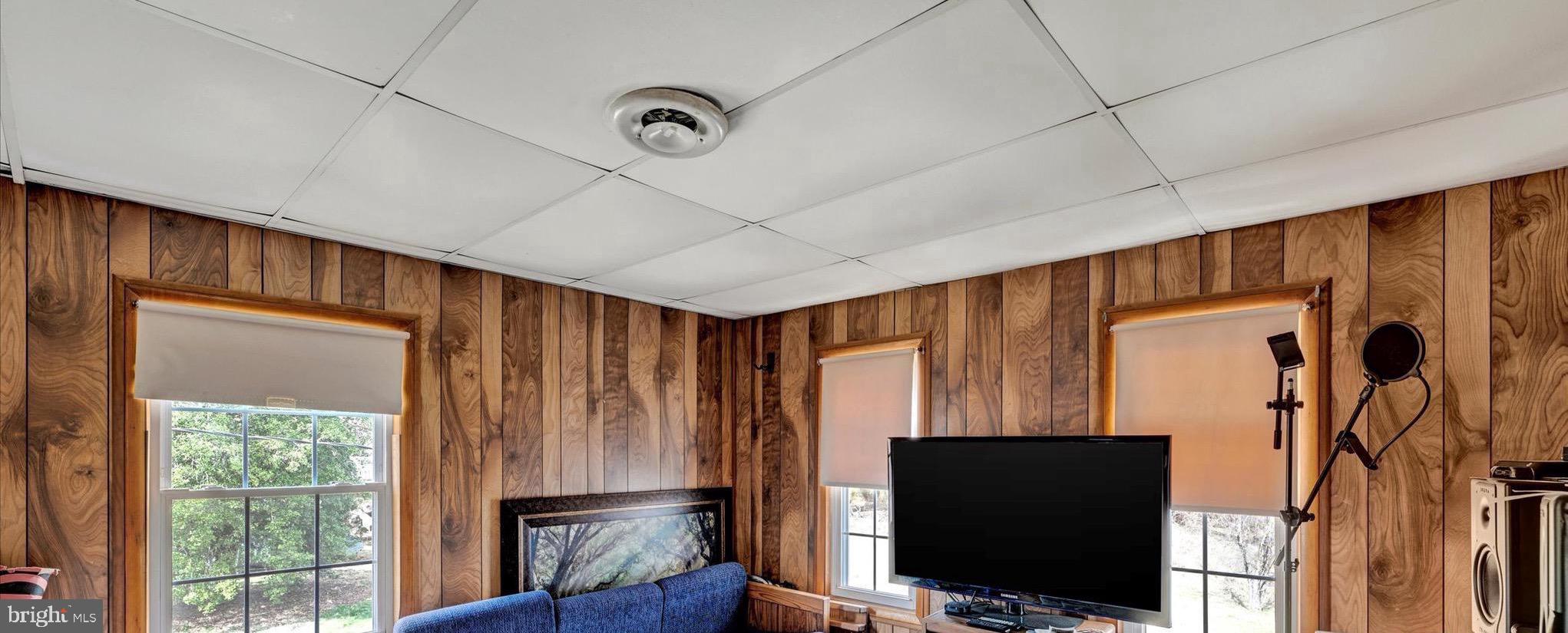 ELKRIDGE CROSSING - Residential