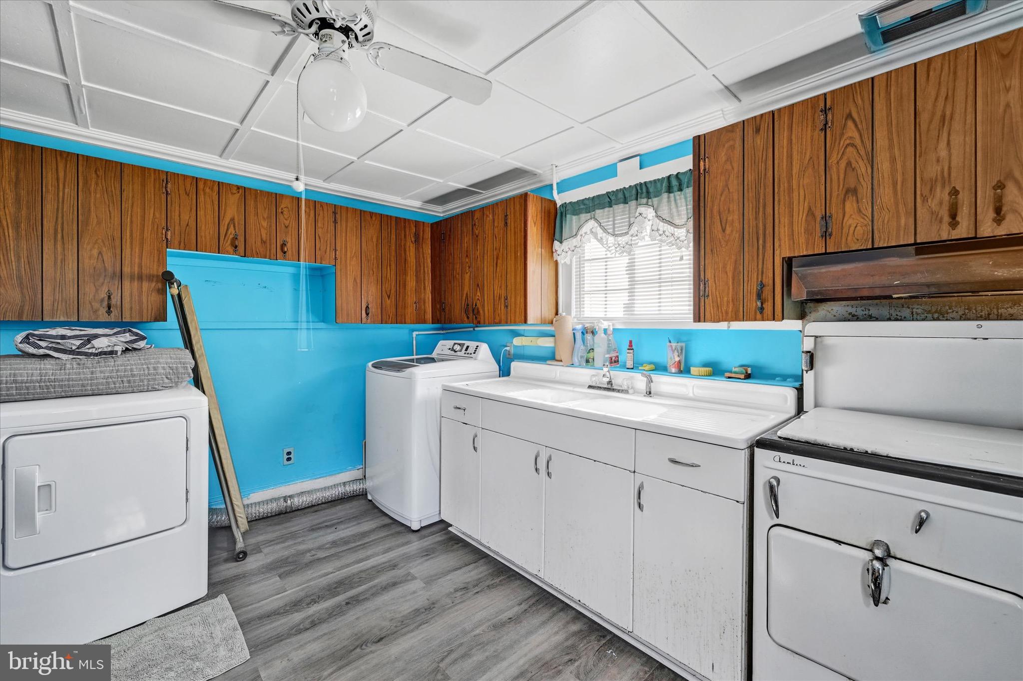 ELKRIDGE CROSSING - Residential