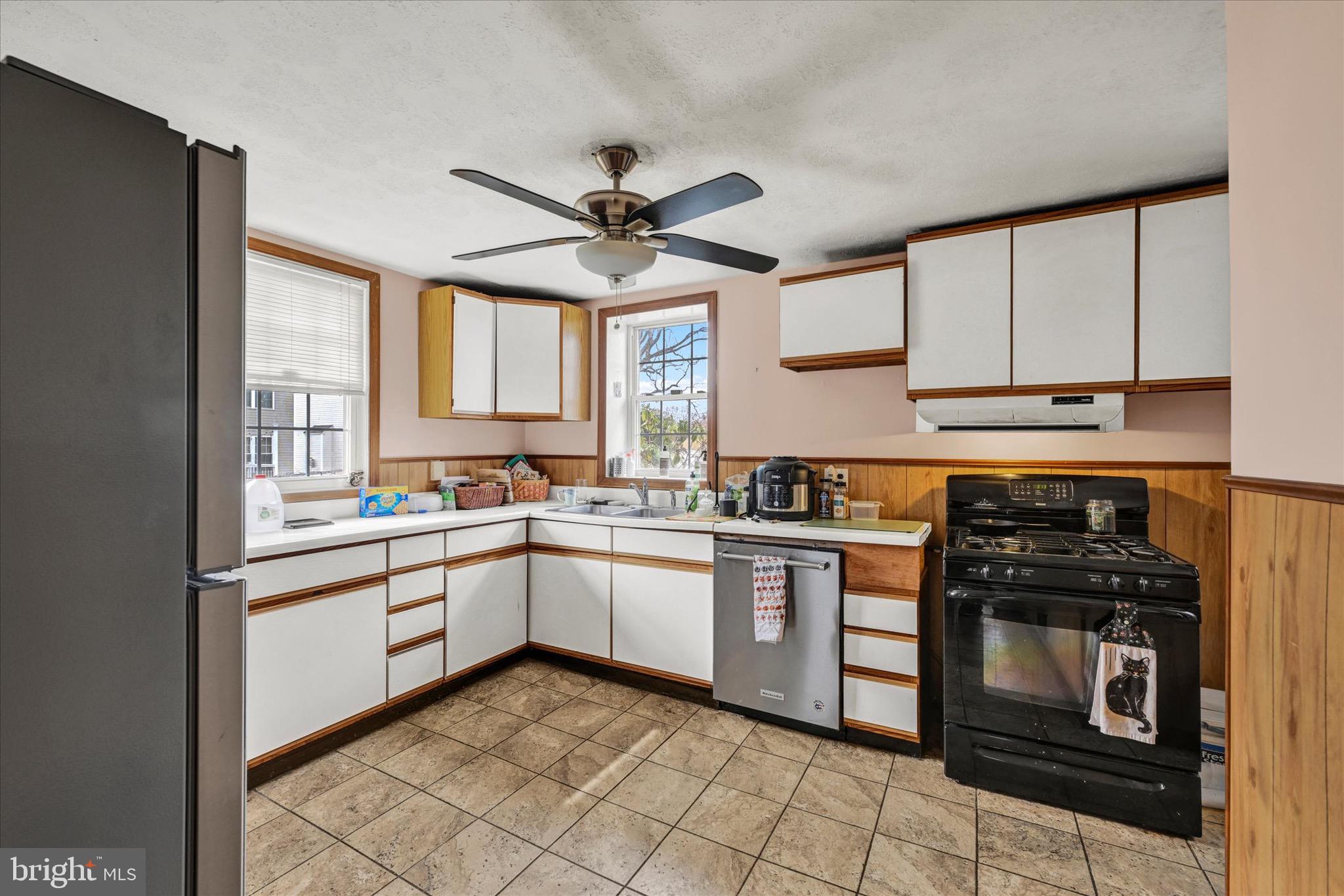 ELKRIDGE CROSSING - Residential