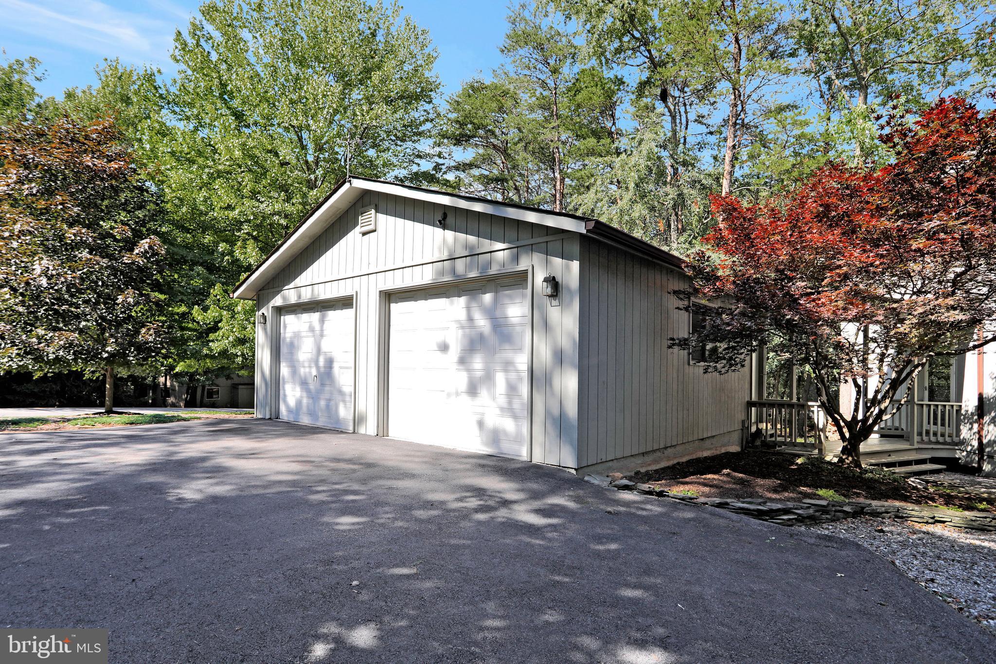 THE WOODS - Residential