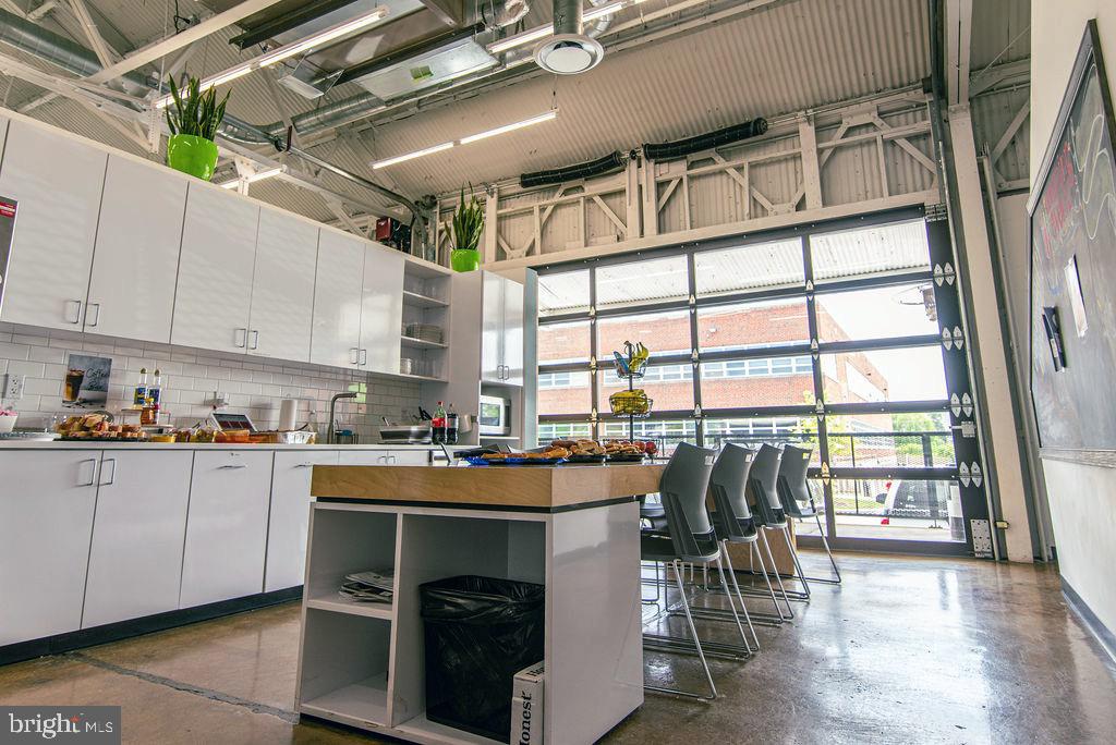 300 BROOKSIDE AVENUE UNLIMITED COWORKING