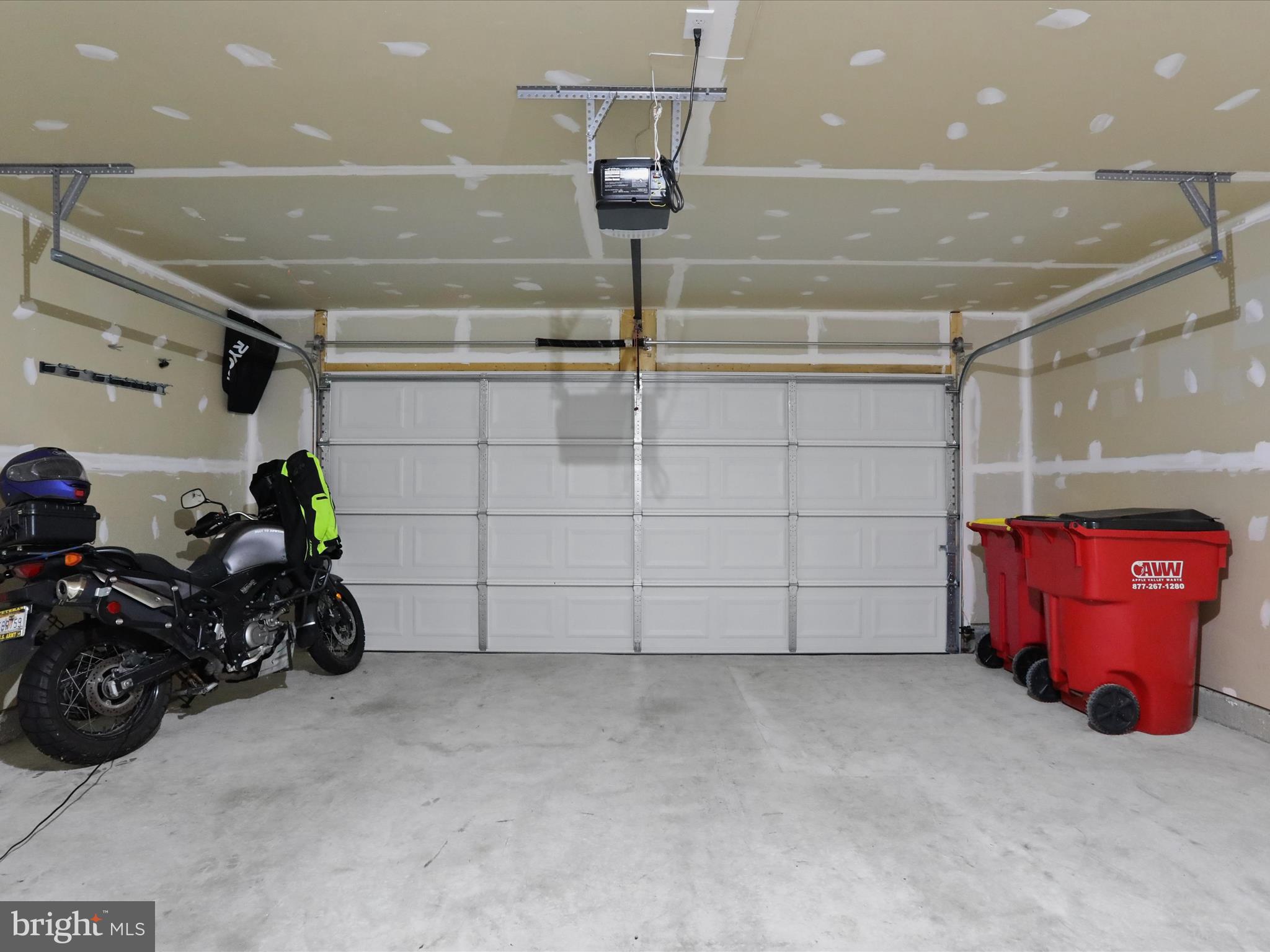 MAGNOLIA SPRINGS - Residential Lease