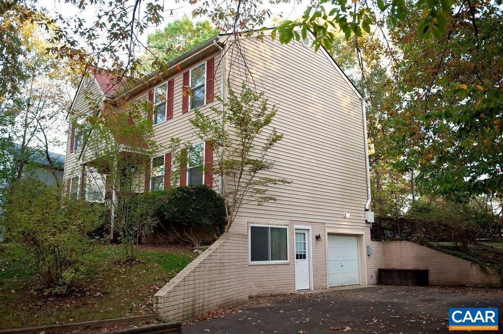 LAKE MONTICELLO - Residential