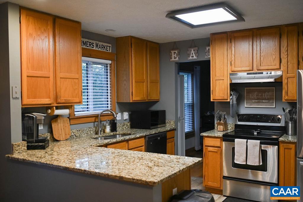 LAKE MONTICELLO - Residential