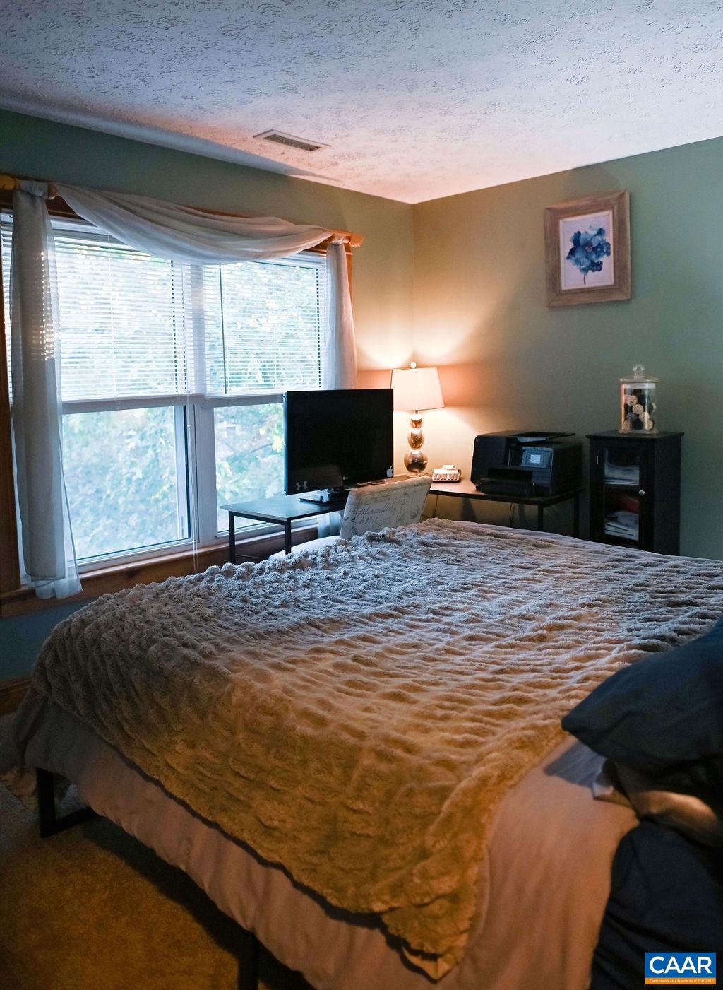 LAKE MONTICELLO - Residential