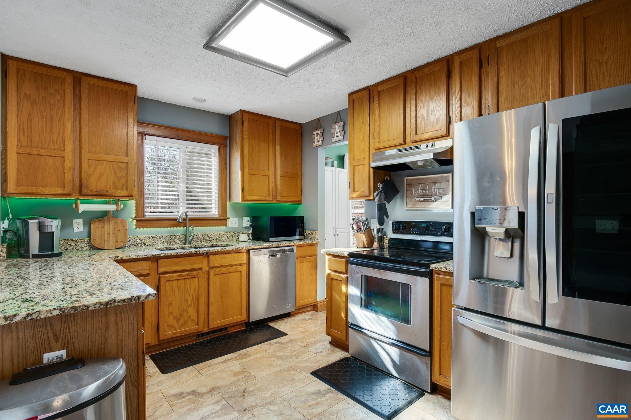 LAKE MONTICELLO - Residential