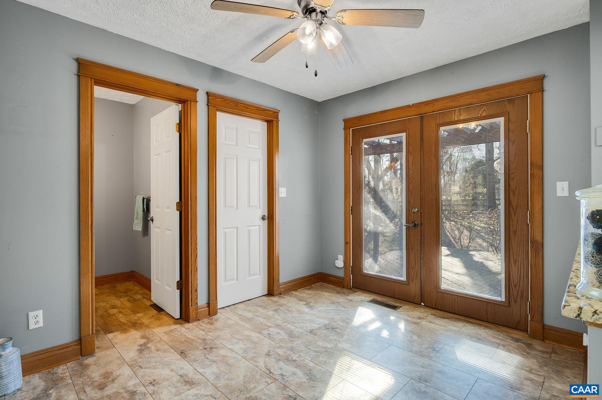 LAKE MONTICELLO - Residential