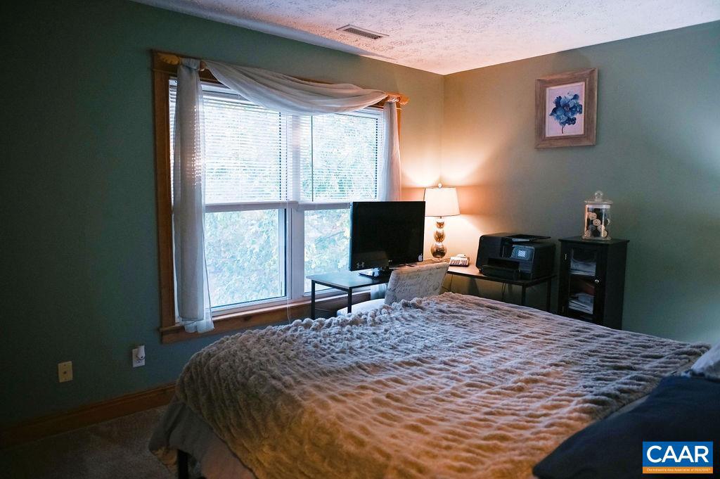 LAKE MONTICELLO - Residential