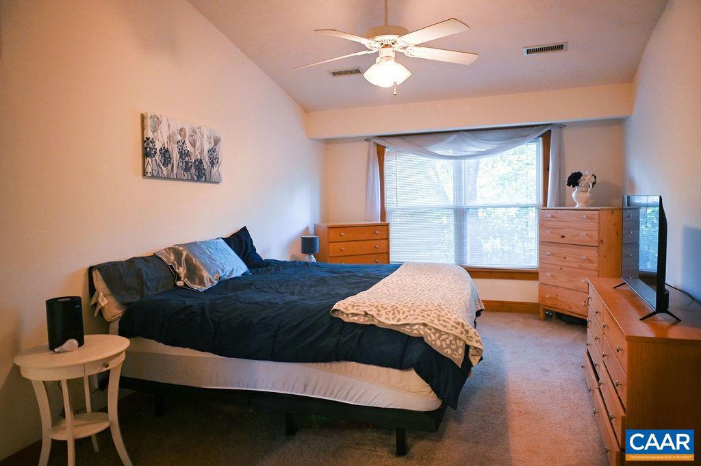 LAKE MONTICELLO - Residential