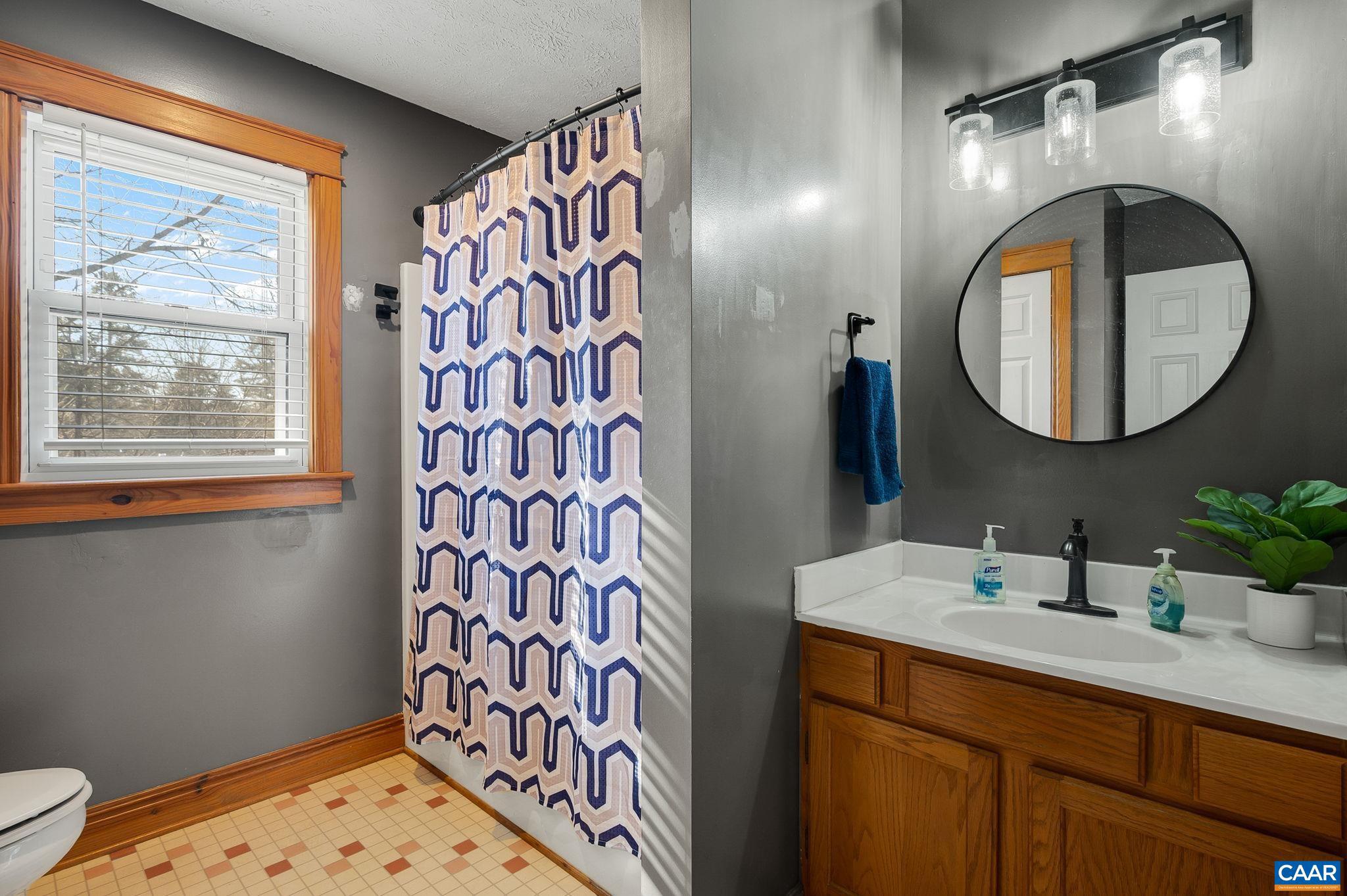 LAKE MONTICELLO - Residential