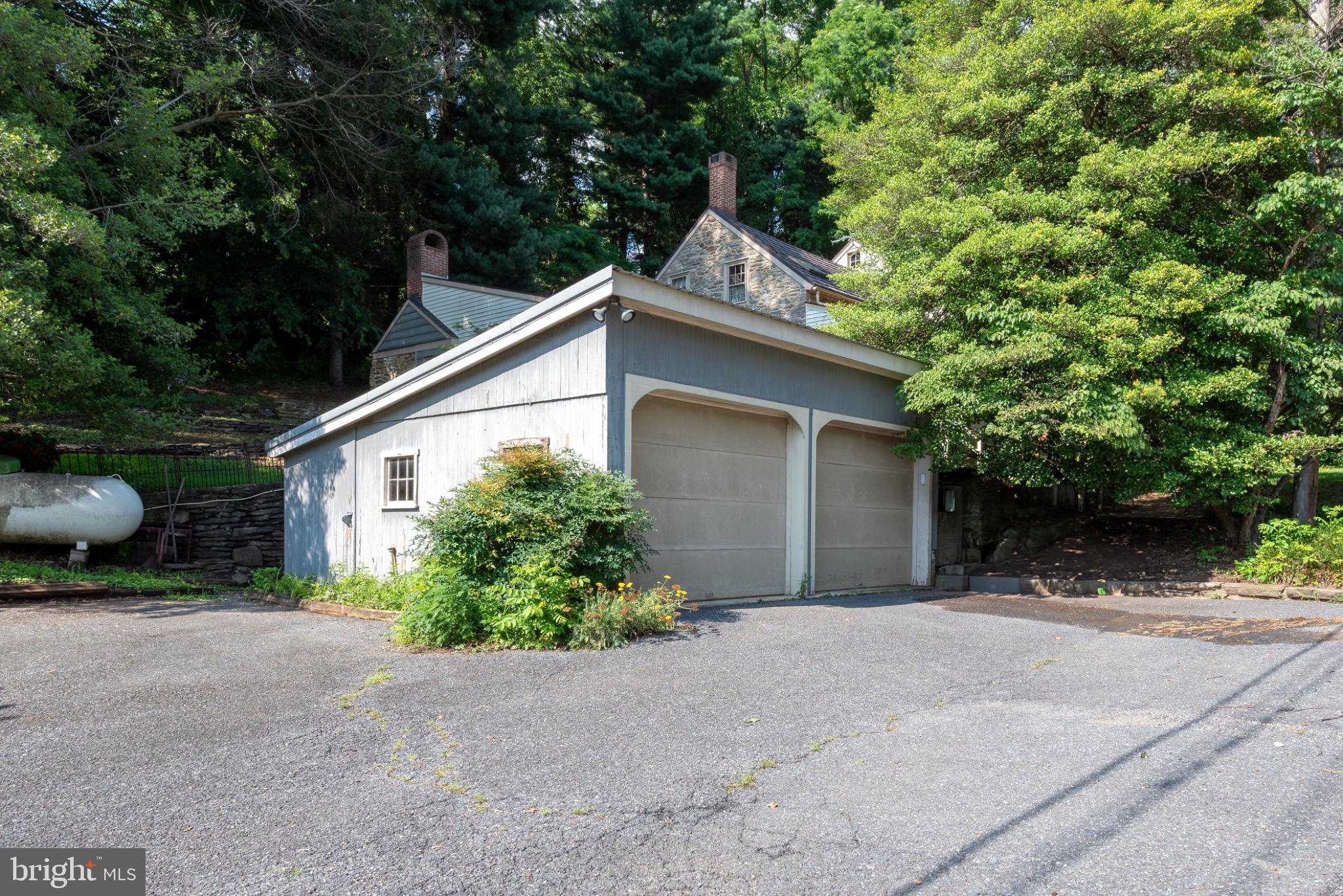 WHITE OAK - Residential