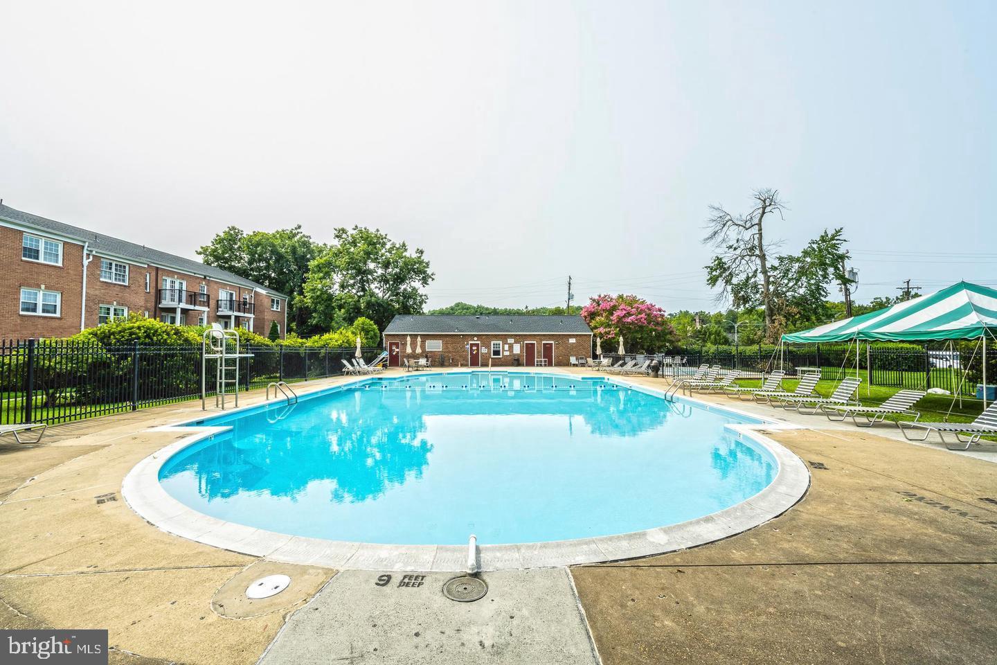 FOXCROFT COLONY CONDOS - Residential