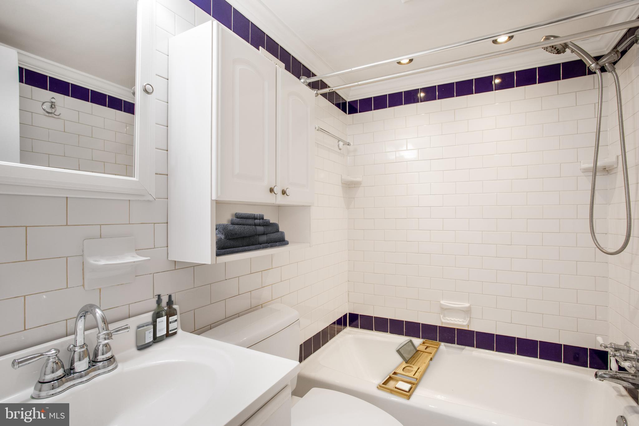 FOXCROFT COLONY CONDOS - Residential