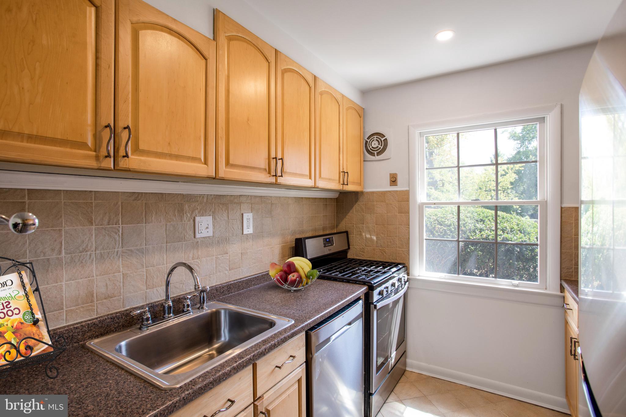 FOXCROFT COLONY CONDOS - Residential