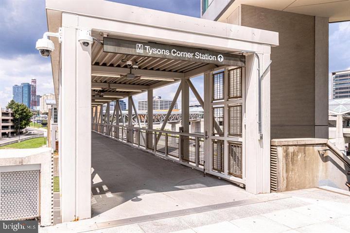 UNION PARK AT MCLEAN - Residential Lease