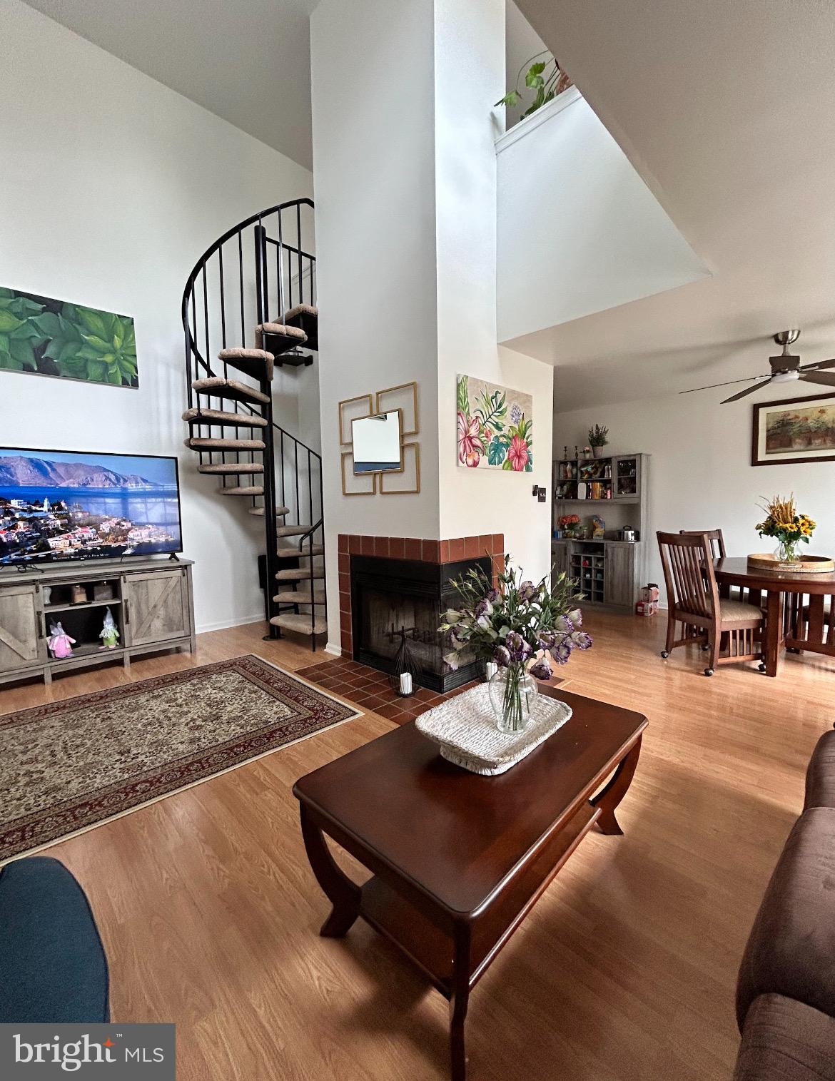 SAW MILL VALLEY - Residential