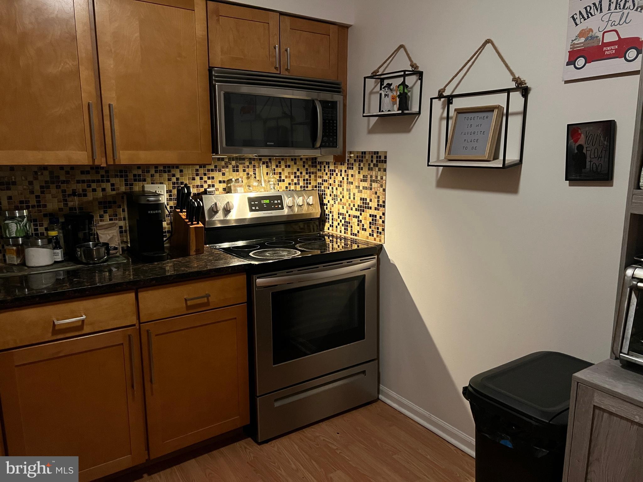 SAW MILL VALLEY - Residential