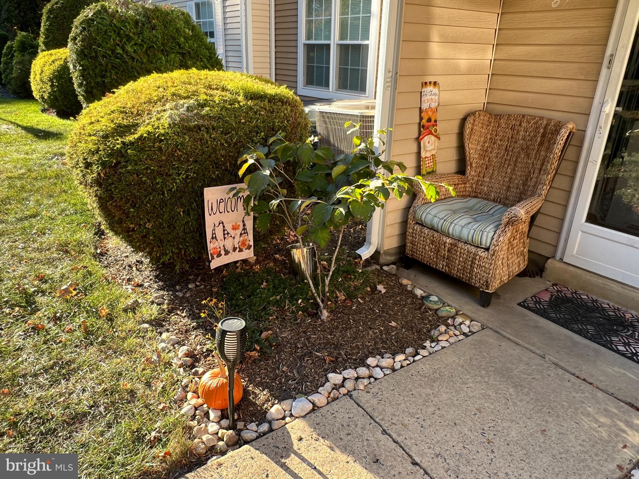 SAW MILL VALLEY - Residential