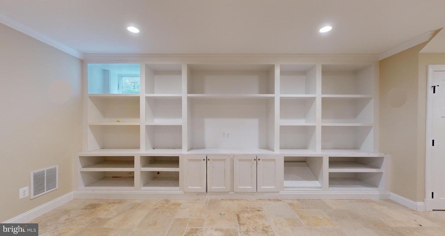 ELLISON HEIGHTS - Residential