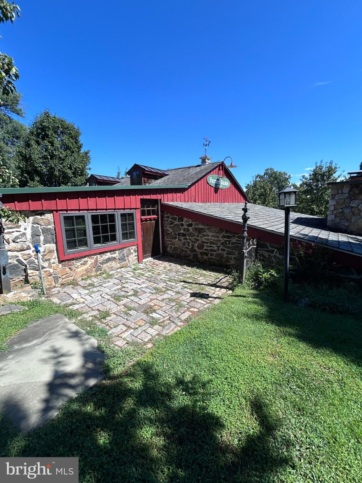 1120 CLOVER LANE